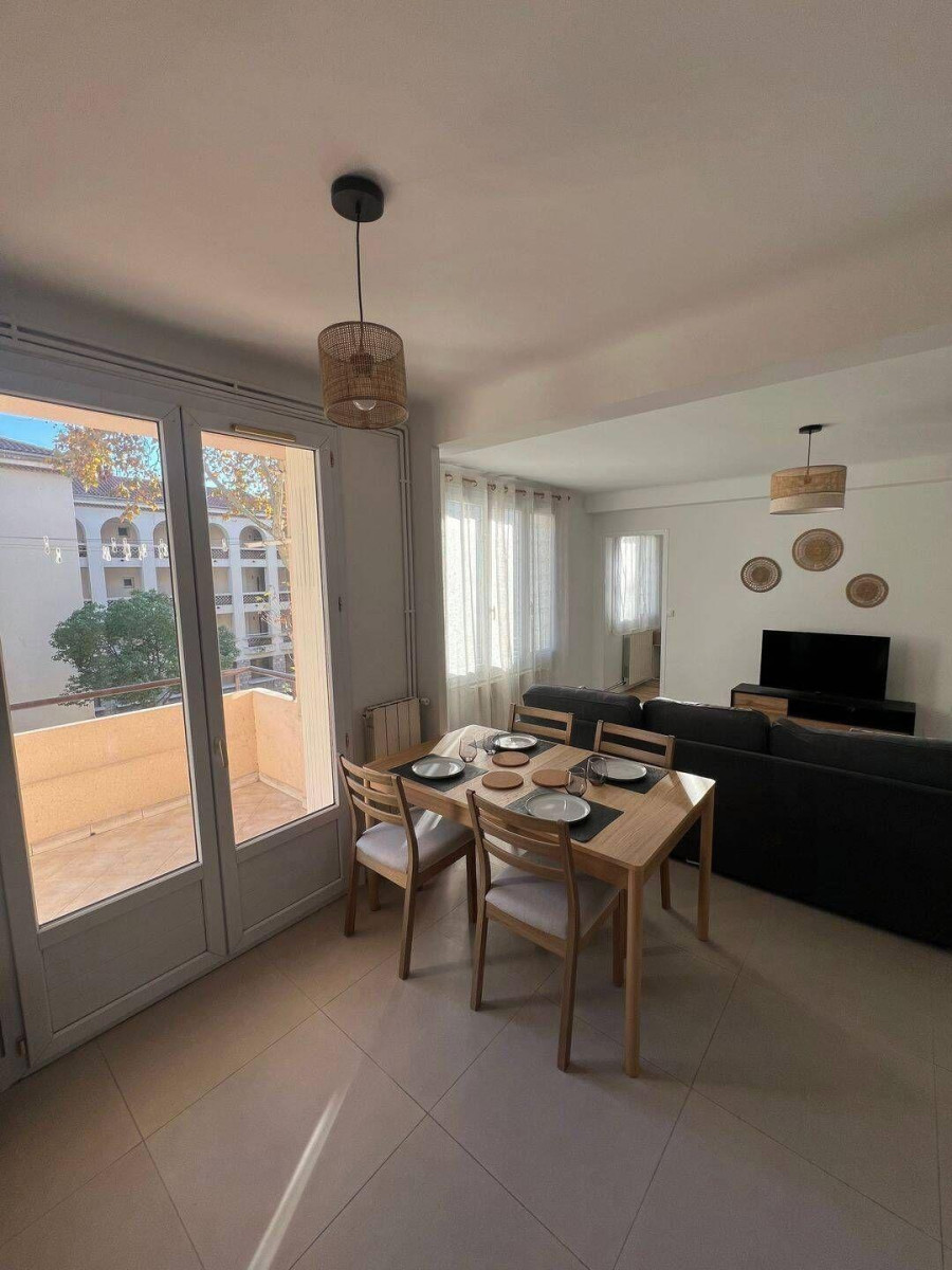 
                                                Colocation
                                                 Chambre en colocation dans un appartement de 70m²
