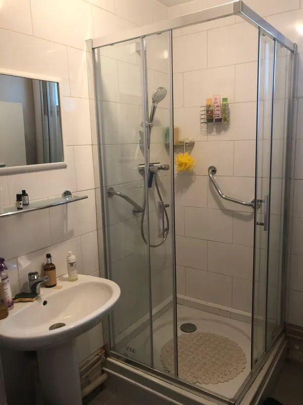 
                                                Colocation
                                                 Chambre en colocation dans une belle maison à Aix