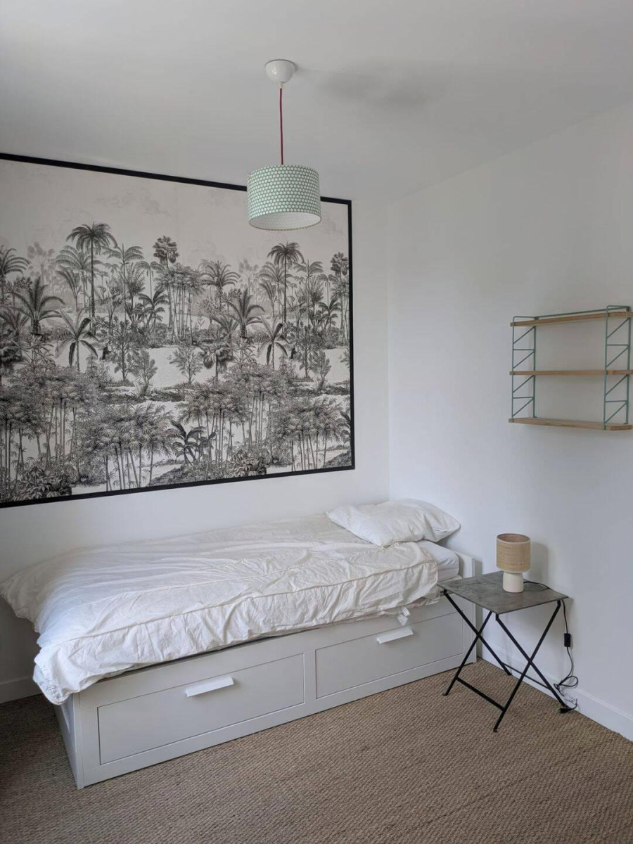 
                                                Colocation
                                                 Chambre en colocation ds belle maison année 1920