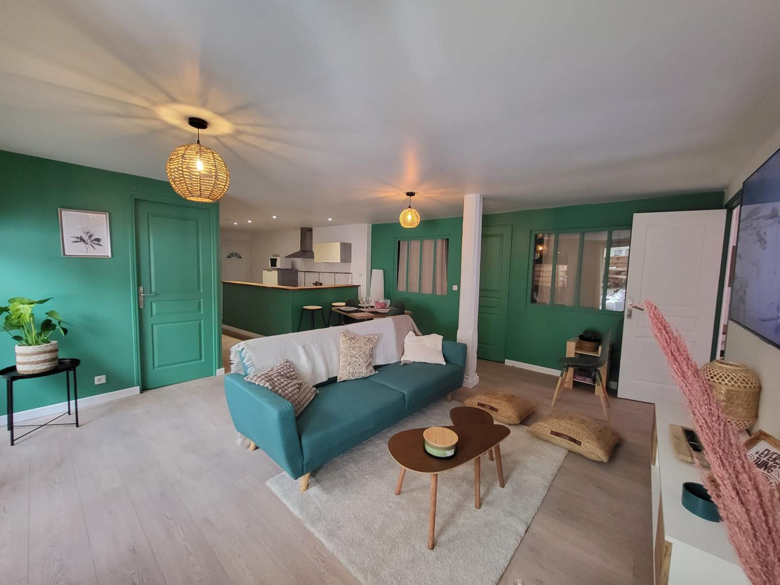 
                                                Colocation
                                                 Chambre en colocation filles –terrasse – Bernay