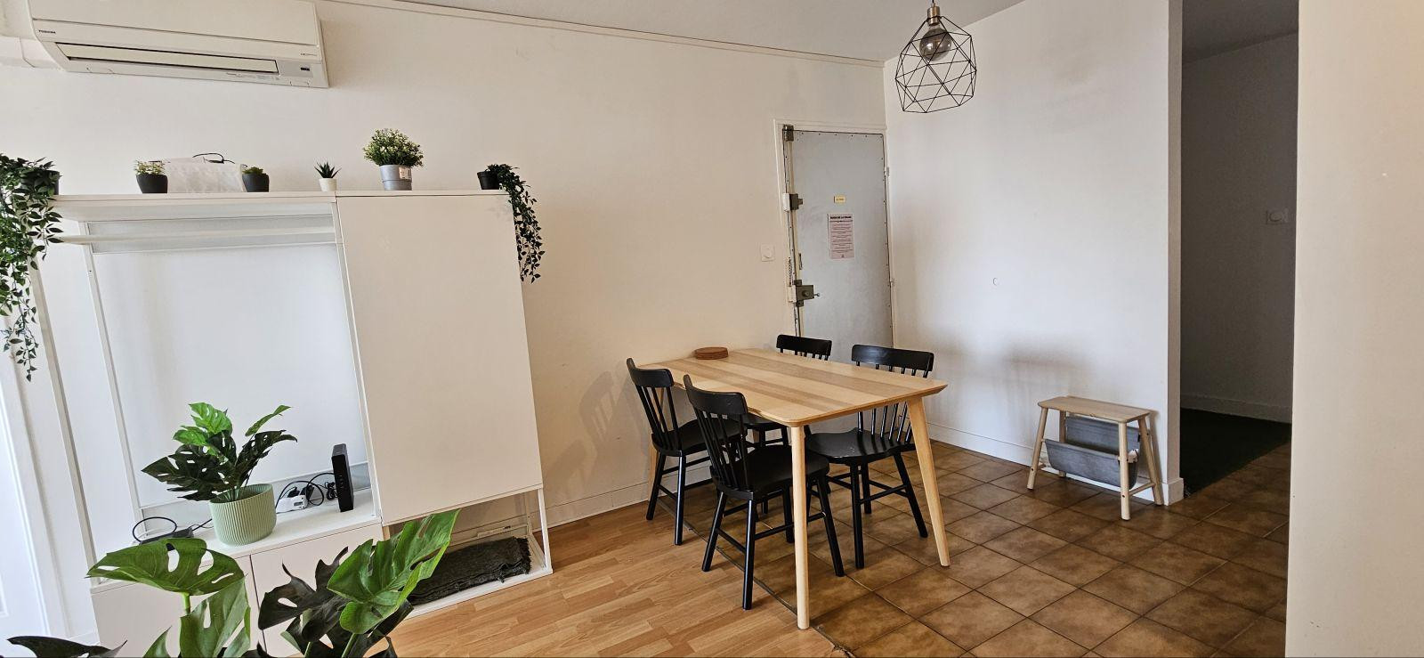 
                                                Colocation
                                                 Chambre en colocation - Laurent Bonnevay