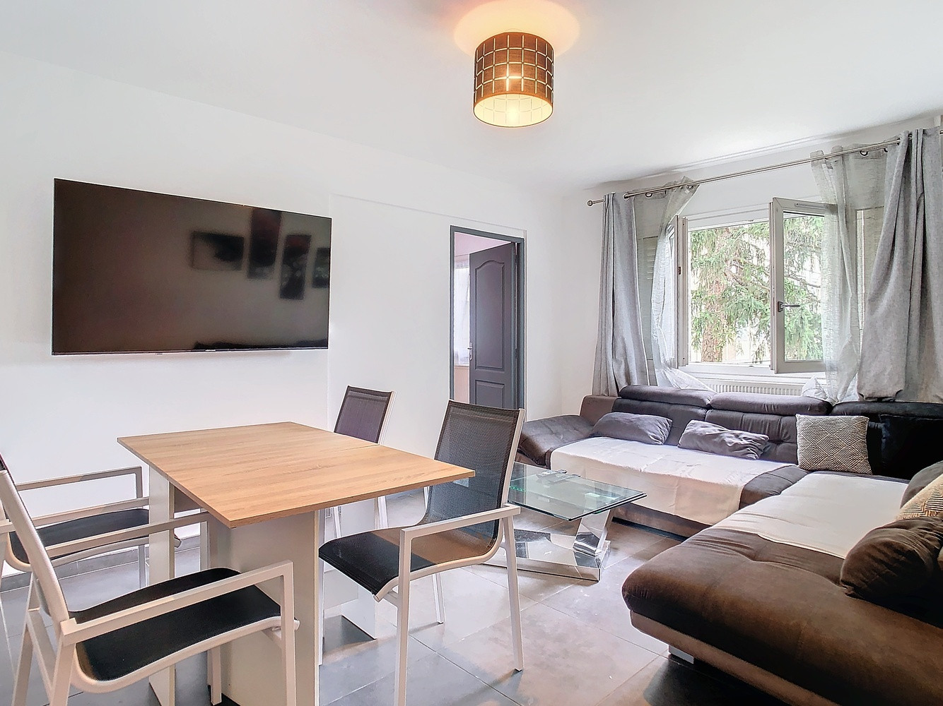
                                                Colocation
                                                 CHAMBRE EN COLOCATION – VILLEURBANNE