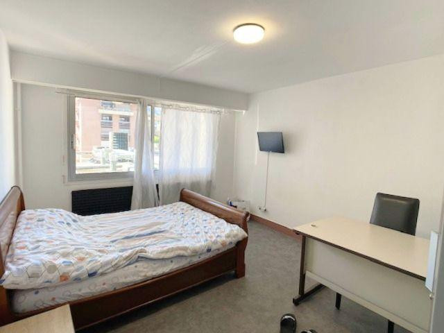 
                                                Colocation
                                                 Chambre équipée 14m2 gare CEVA tram 17 -> Genève