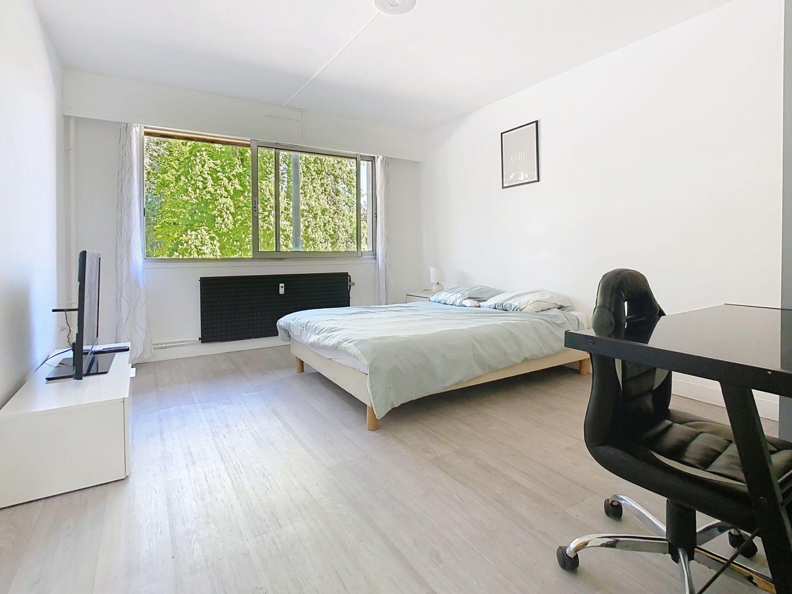 
                                                Colocation
                                                 Chambre équipée 14m2 gare CEVA tram 17 -> Genève