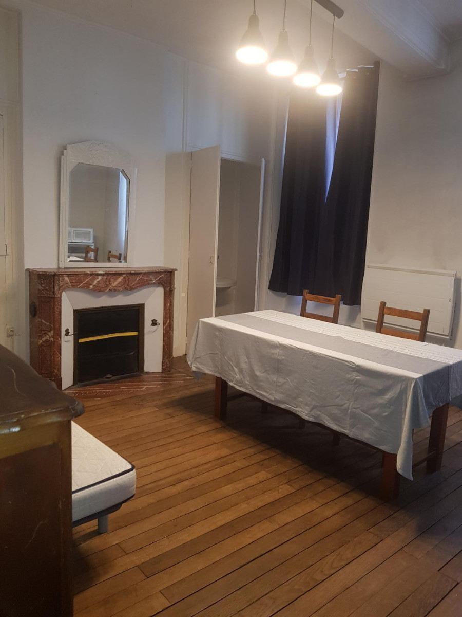 
                                                Colocation
                                                 CHAMBRE ETUDIANT(E) CENTRE HISTORIQUE ORLEANS