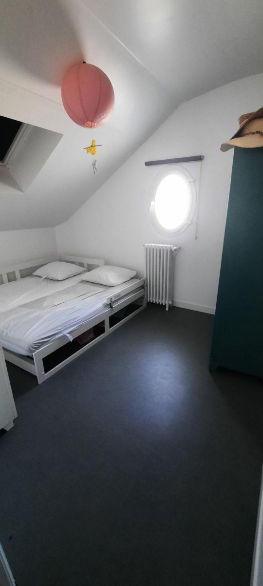 
                                                Colocation
                                                 Chambre étudiante au calme proche Cergy Nanterre