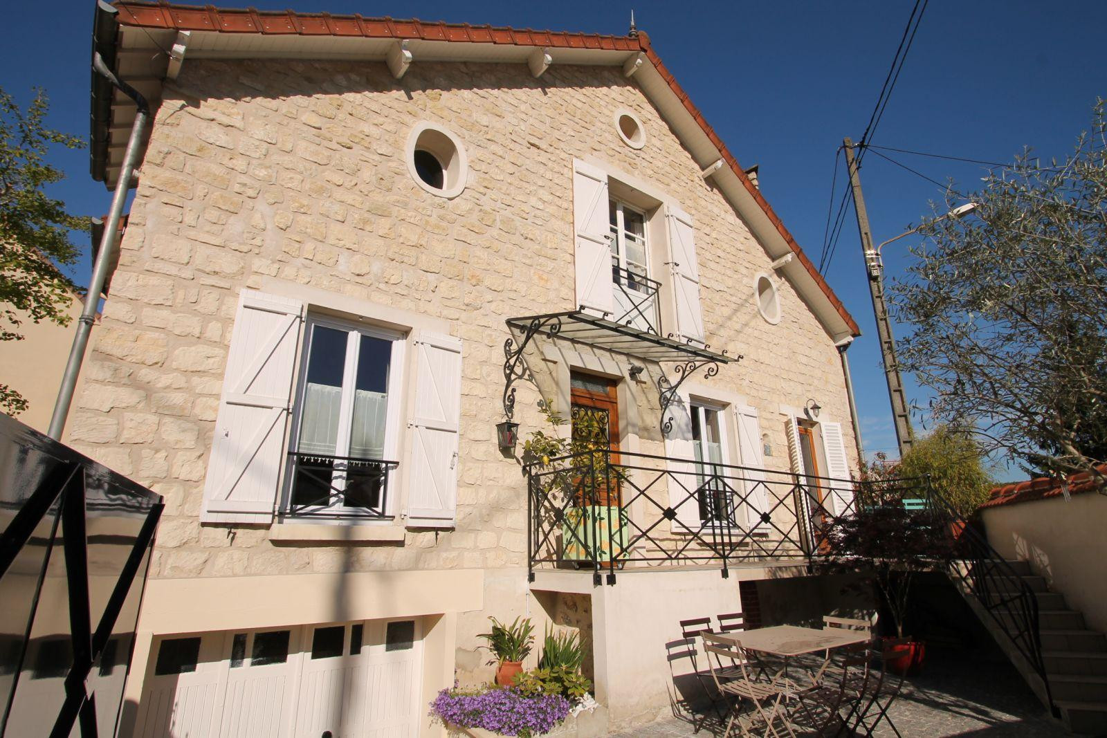 
                                                Colocation
                                                 Chambre étudiante au calme proche Cergy Nanterre
