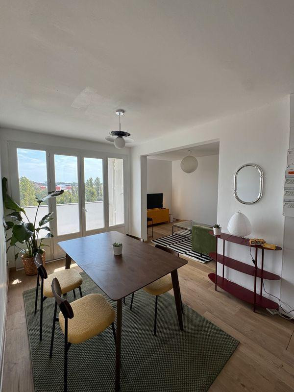 
                                                Colocation
                                                 Chambre étudiante dans coloc 95m²