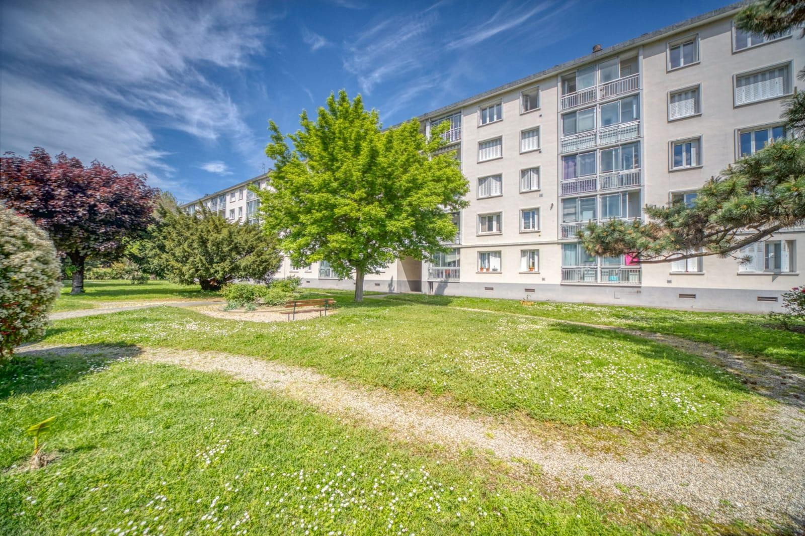 
                                                Colocation
                                                 Chambre étudiante dans colocation agréable