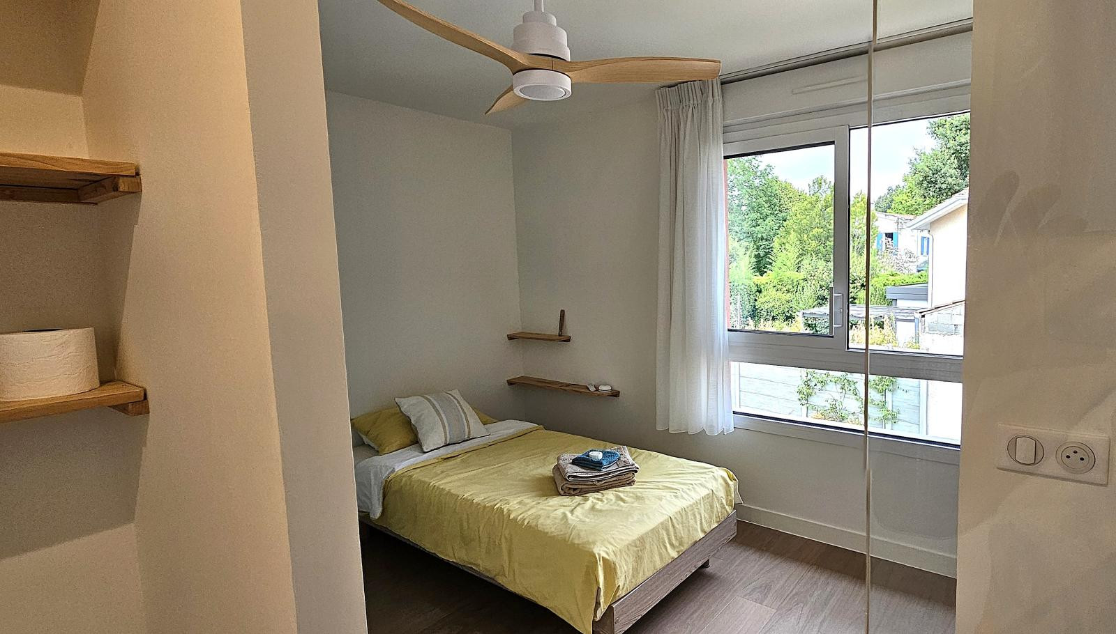 
                                                Colocation
                                                 Chambre étudiante Premium avec sdb privative