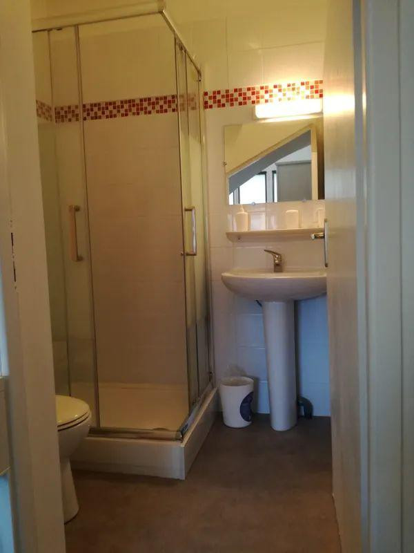 
                                                Colocation
                                                 Chambre indépendante S.O privative dans maison