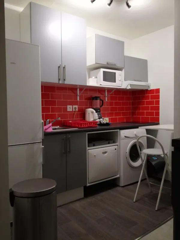 
                                                Colocation
                                                 Chambre indépendante S.O privative dans maison