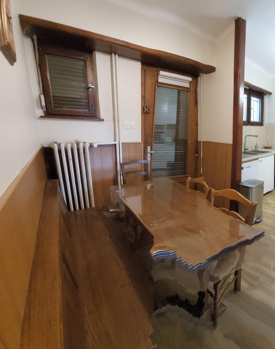 
                                                Colocation
                                                 Chambre lumineuse dans maison acceuillante