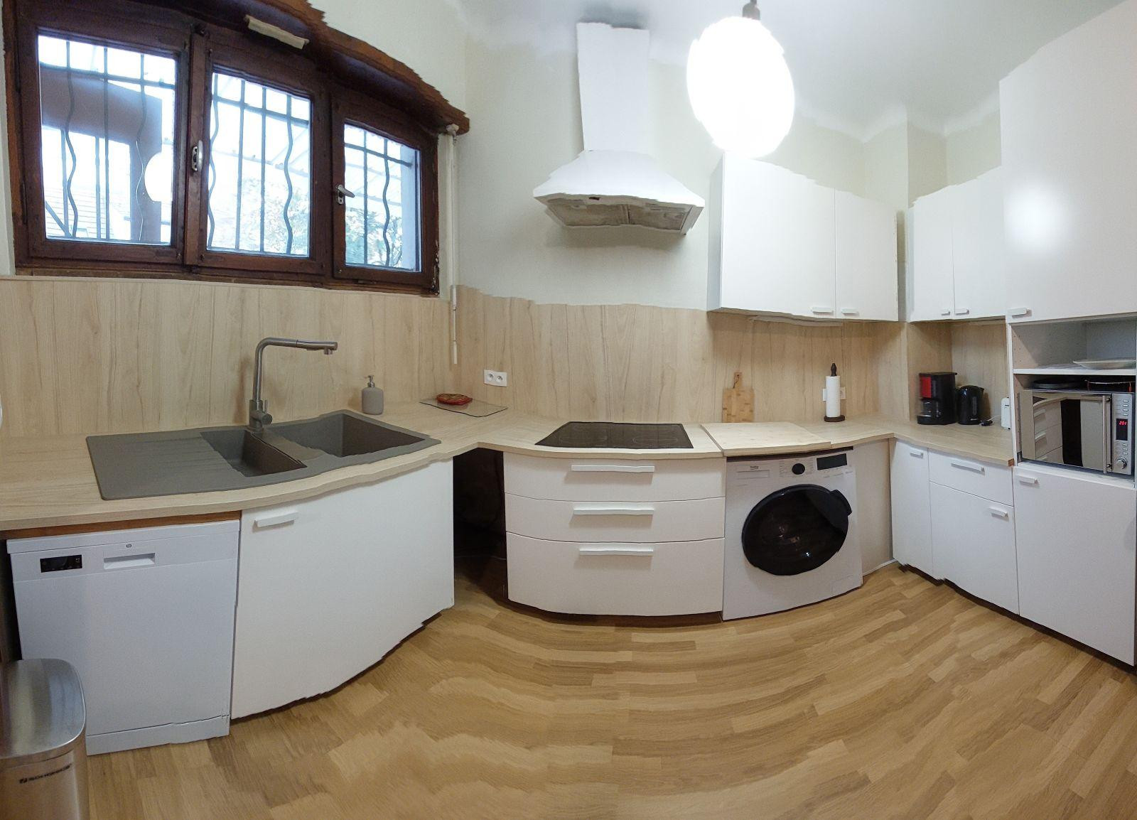 
                                                Colocation
                                                 Chambre lumineuse dans maison acceuillante