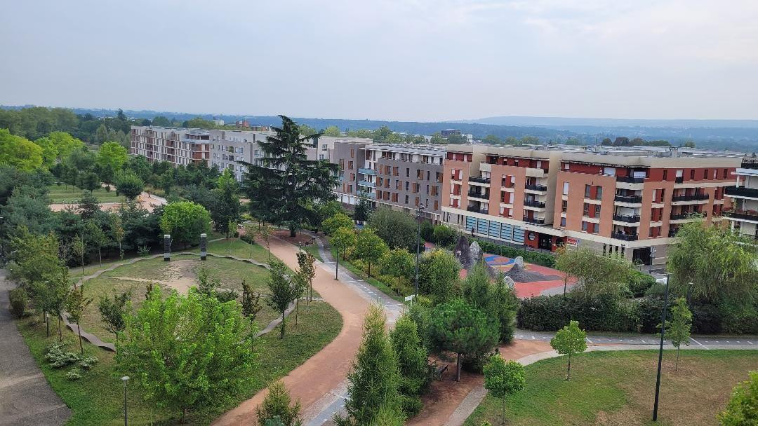 
                                                Location
                                                 Chambre lumineuse dans un magnifique Duplex.