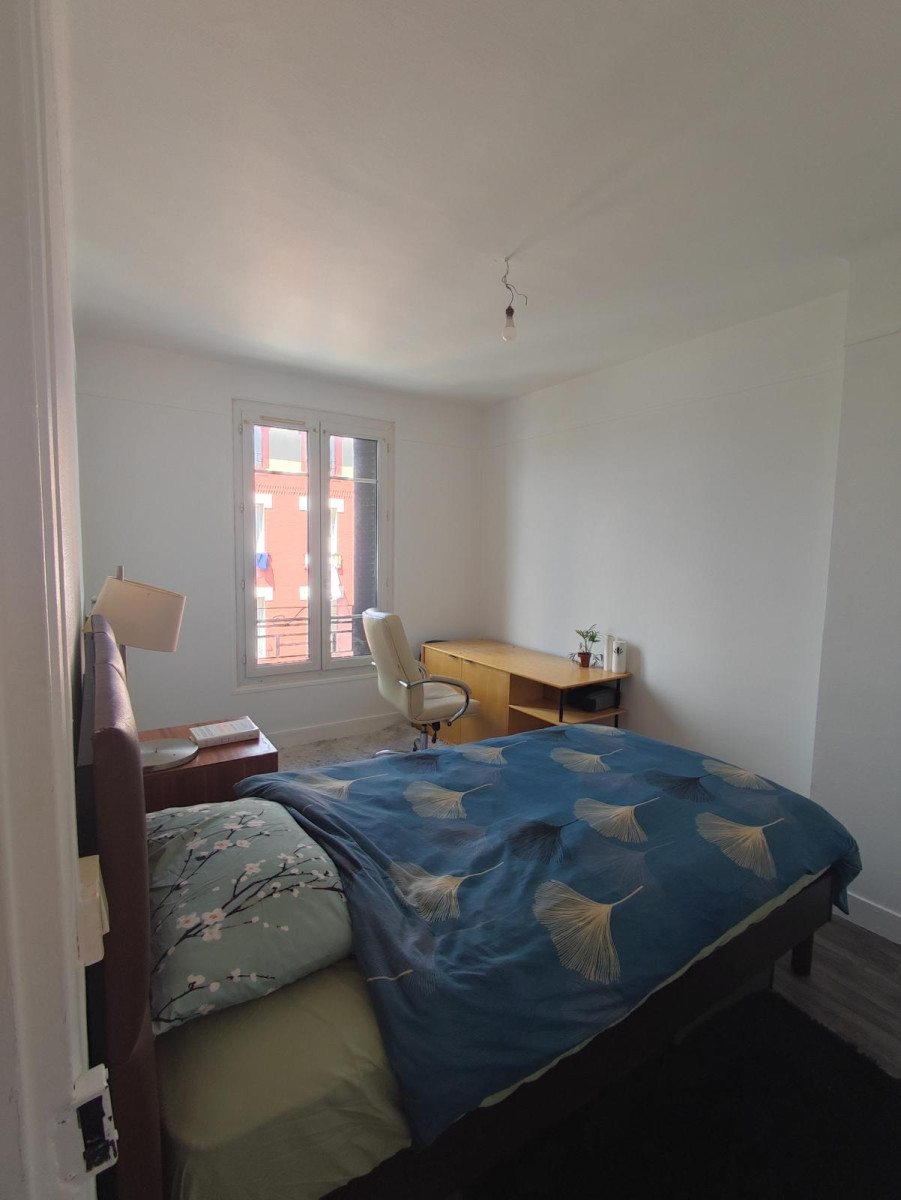 
                                                Colocation
                                                 Chambre lumineuse de 15m²