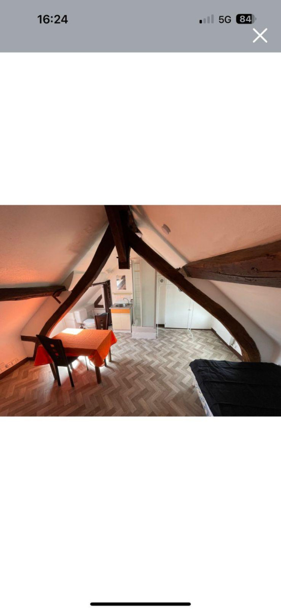 
                                                Location
                                                 Chambre, mansardée, isolé neuf