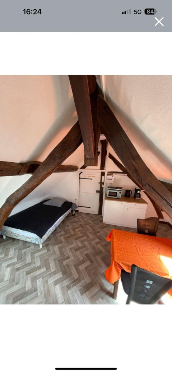 
                                                Location
                                                 Chambre, mansardée, isolé neuf