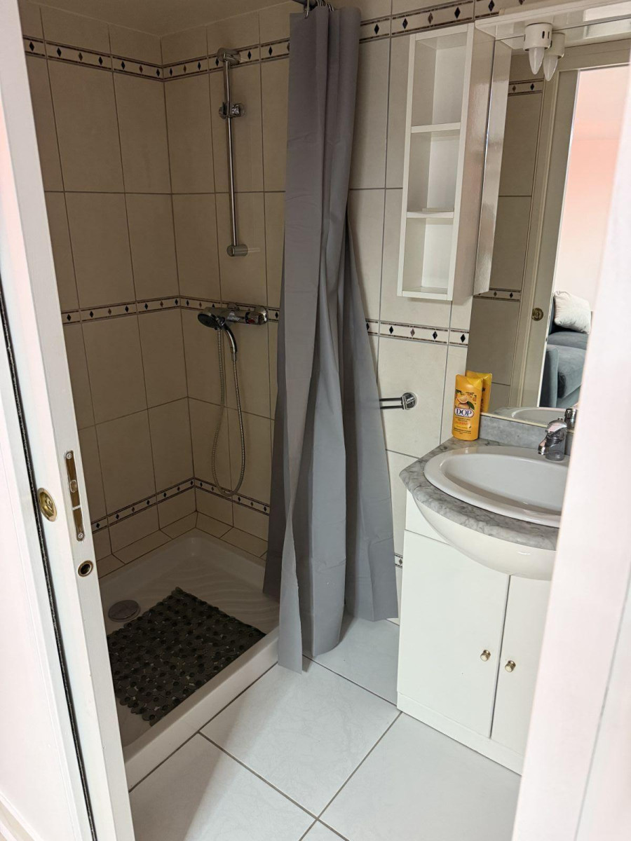 
                                                Colocation
                                                 Chambre meublé SDB cuisine équipée,à 1km de Cergy