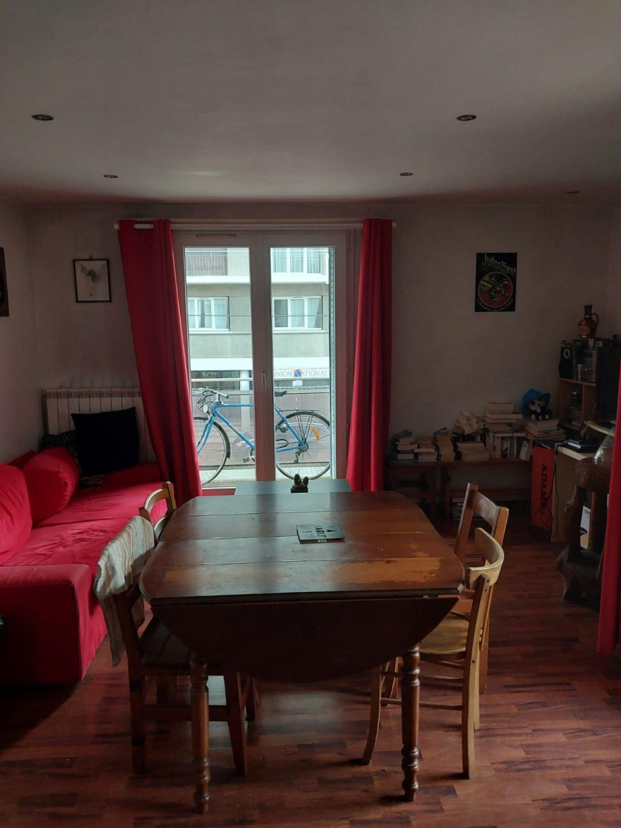 
                                                Colocation
                                                 Chambre meublée 10 m2 à louer dans appart de 72 m2