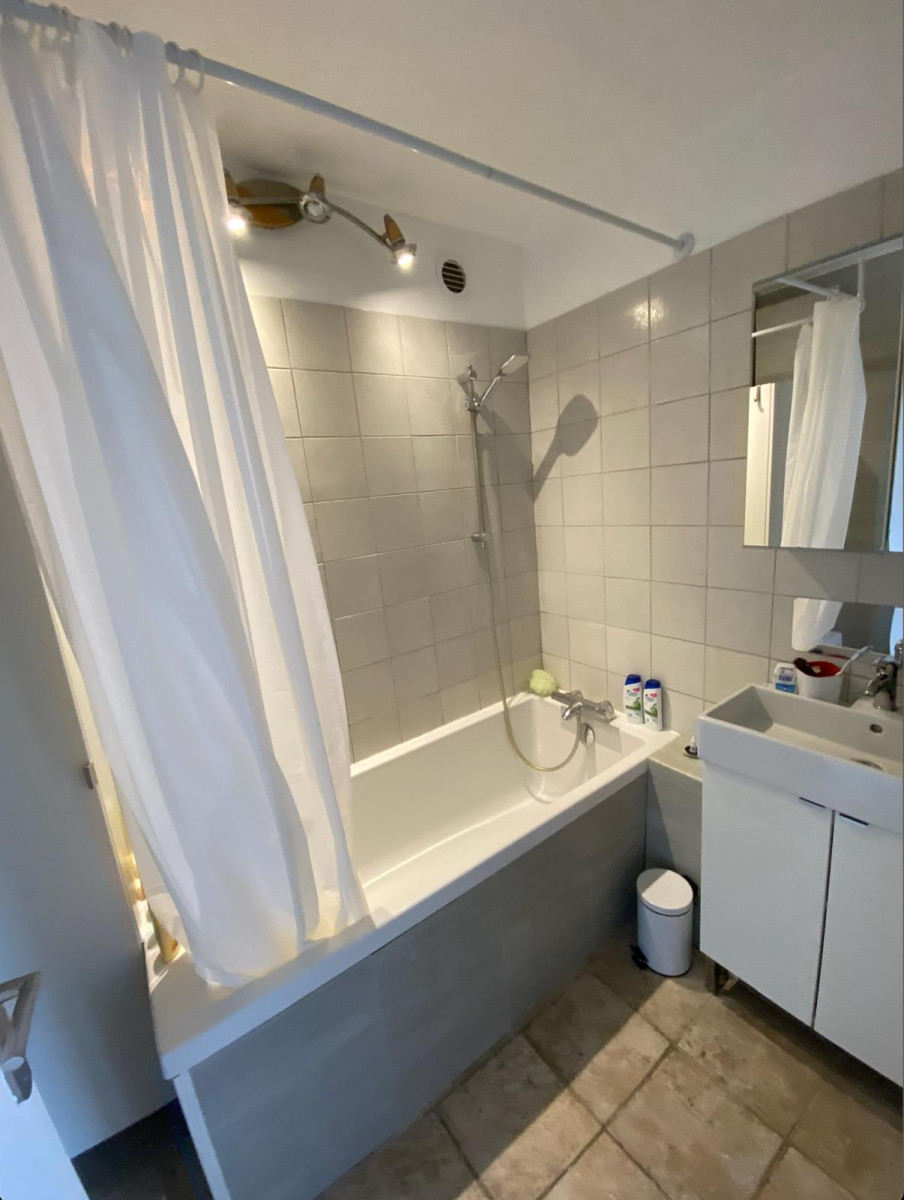 
                                                Colocation
                                                 Chambre meublée 11m² | Proche toutes commodités