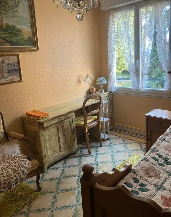 
                                                Colocation
                                                 Chambre meublée 12 m² dans coloc 60m² au calme