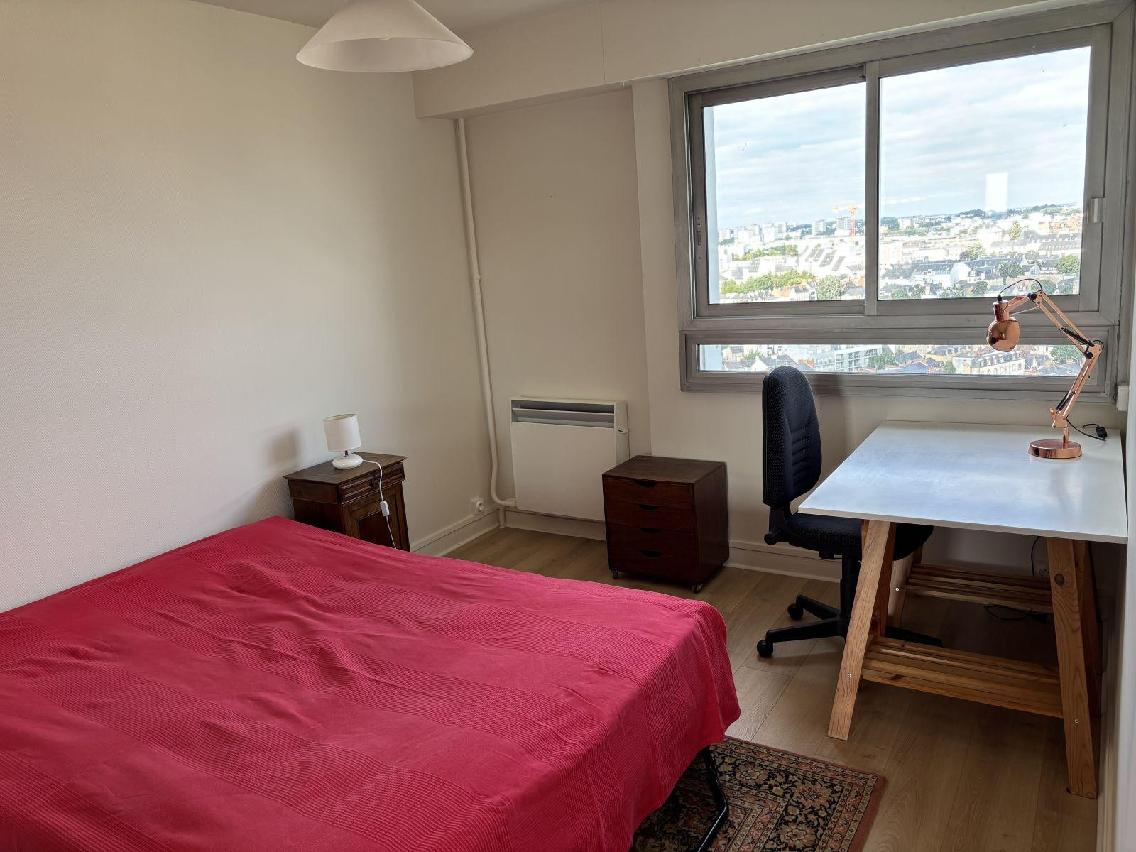 
                                                Colocation
                                                 Chambre meublée 12m² dans coloc 110m² calme,