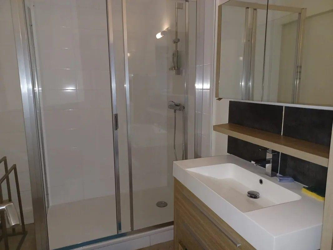 
                                                Colocation
                                                 Chambre meublée 12m² dans grande coloc