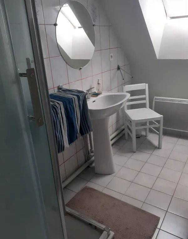 
                                                Colocation
                                                 Chambre meublée 12m² pour étudiant ou stagiaire