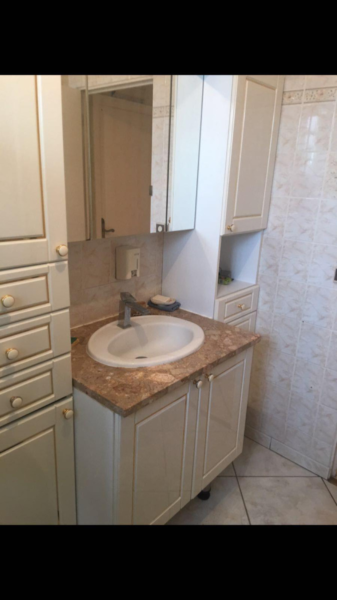 
                                                Location
                                                 Chambre meublée 13 m2 dans pavillon très calme