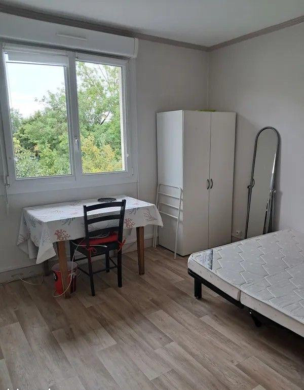
                                                Colocation
                                                 Chambre meublée 15m² calme et sans vis-à-vis