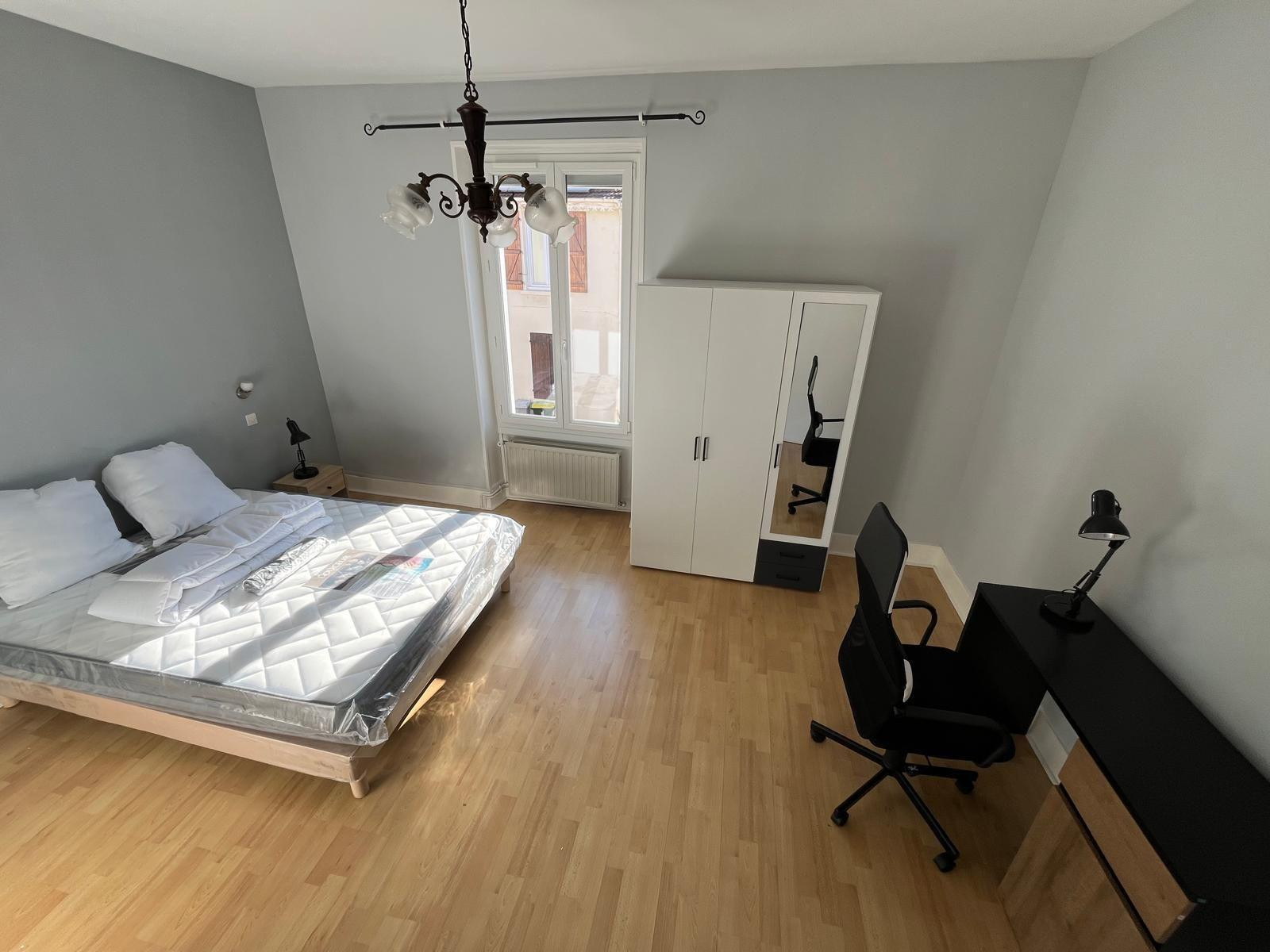 
                                                Colocation
                                                 Chambre meublée  18m² dans colocation 85m²