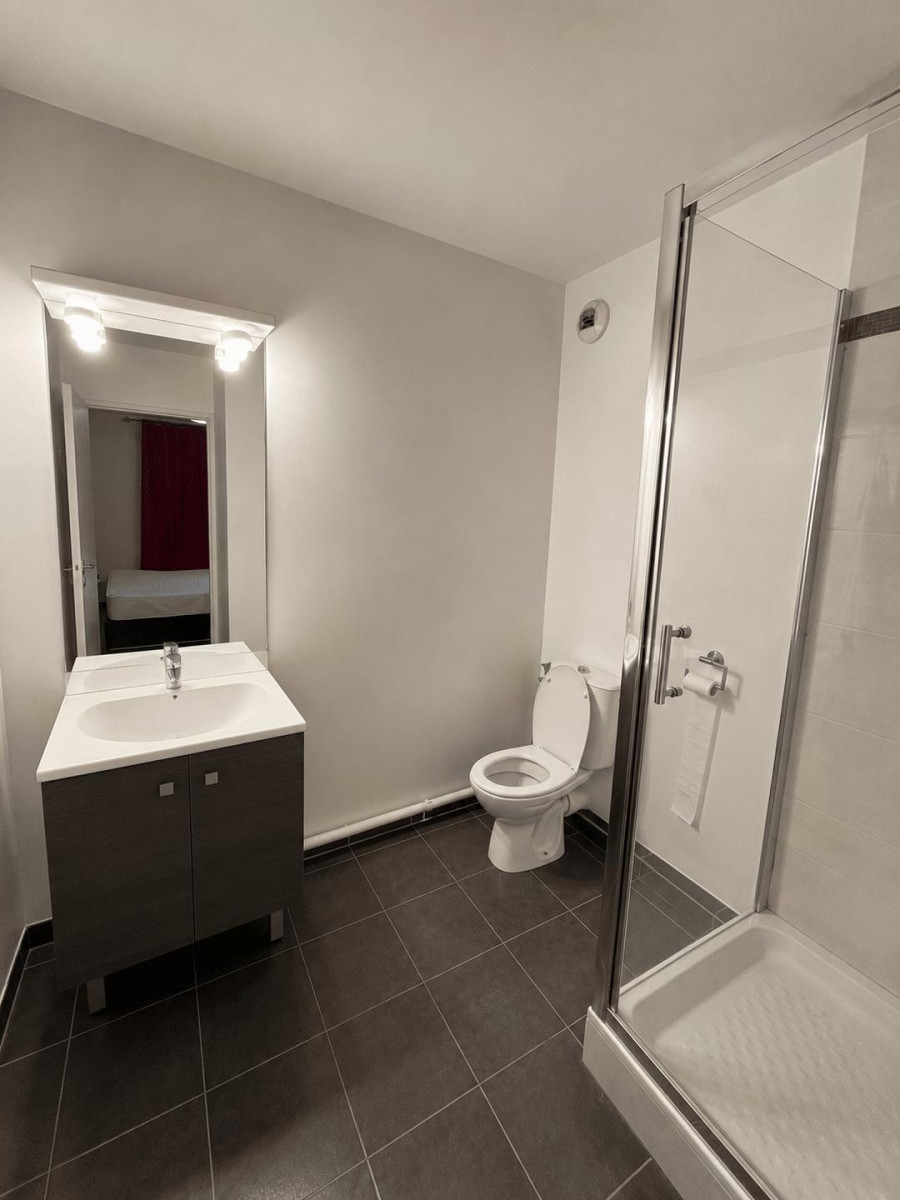 
                                                Colocation
                                                 Chambre meublée 20 m² – Face gare Franconville