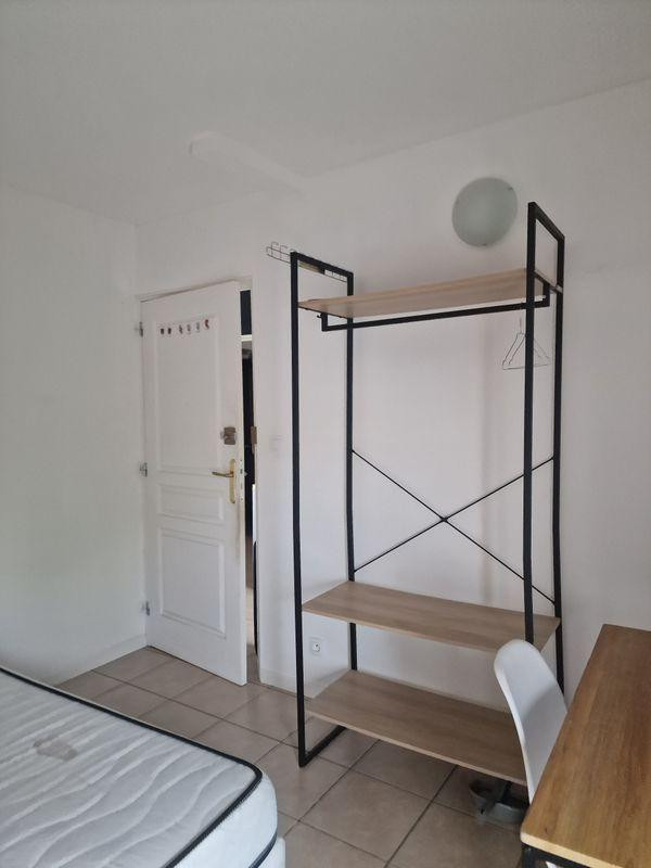 
                                                Location
                                                 Chambre meublée 9m² dispo dans coloc 69m²