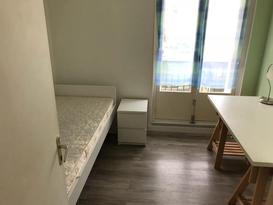 
                                                Colocation
                                                 Chambre meublée 9m² refaite à neuf à Villejean