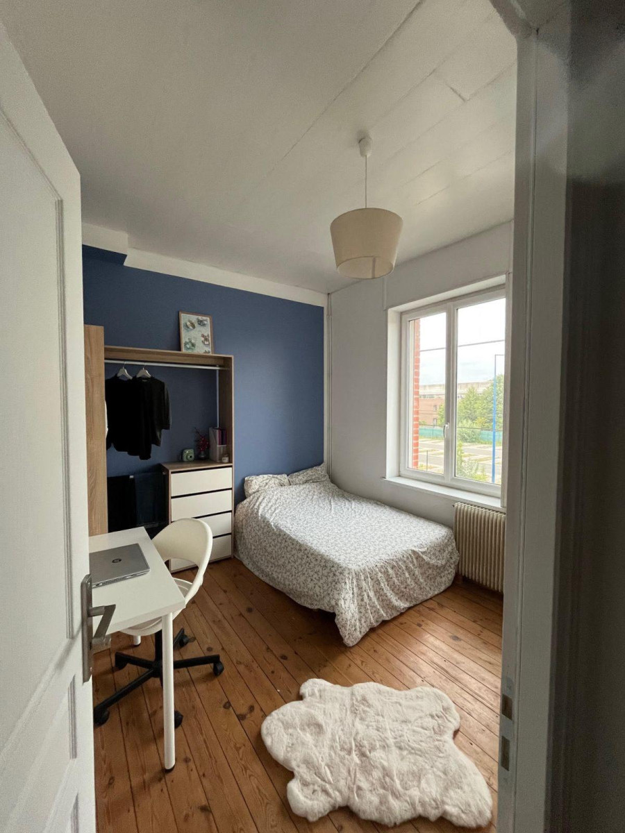 
                                                Colocation
                                                 CHAMBRE MEUBLEE à 2 pas de FACULTE MEDECINE LILLE