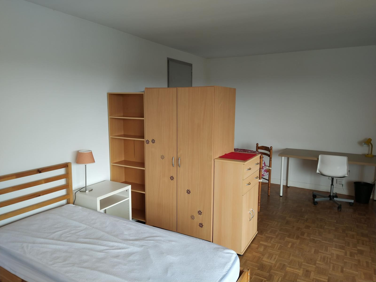 
                                                Colocation
                                                 Chambre meublée appart Chemin Dupuis Cergy Préf