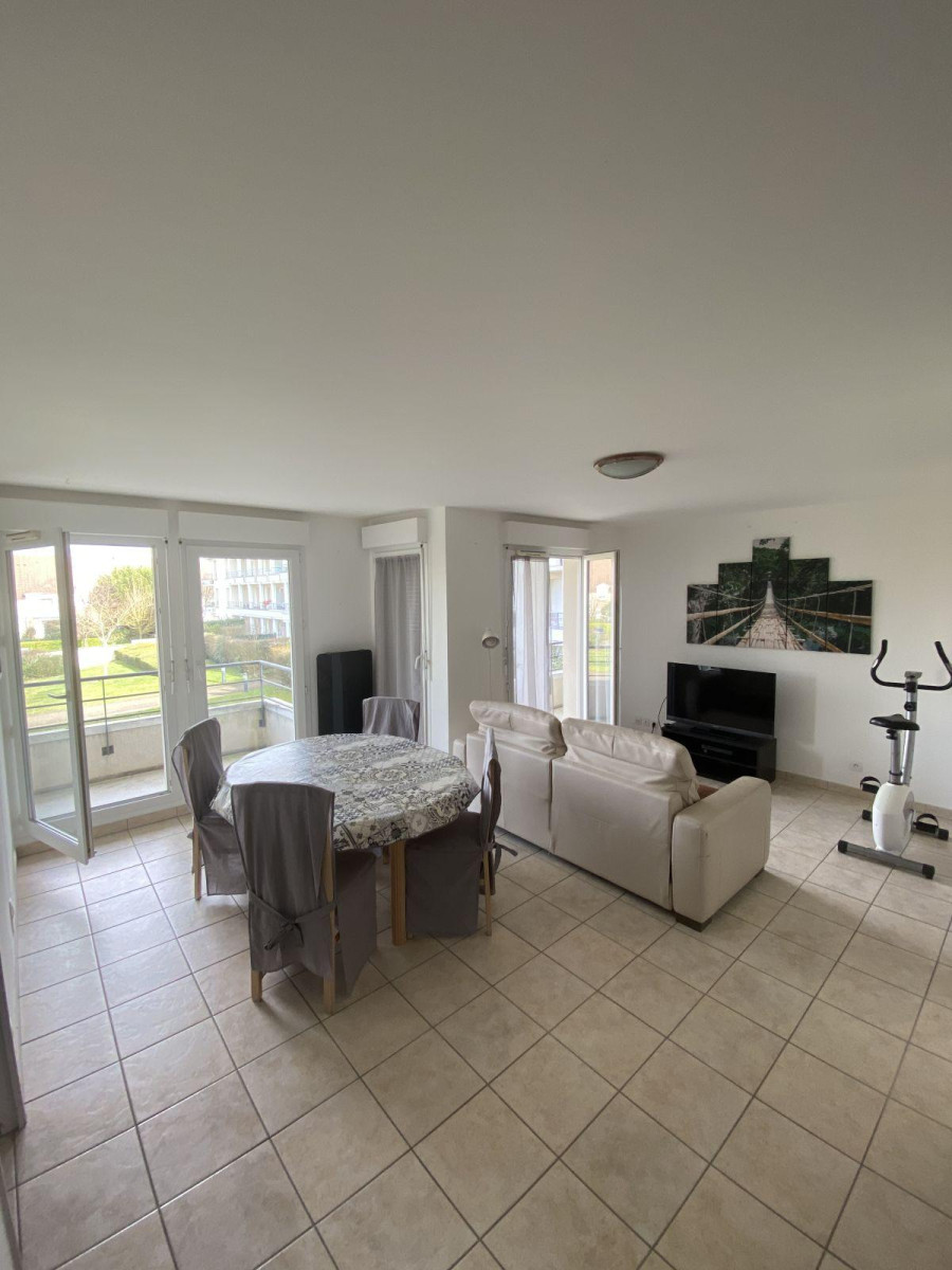 
                                                Colocation
                                                 Chambre meublée avec balcon Cergy le Haut