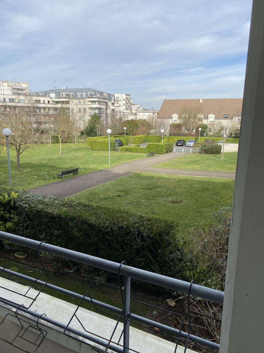 
                                                Colocation
                                                 Chambre meublée avec balcon Cergy le Haut