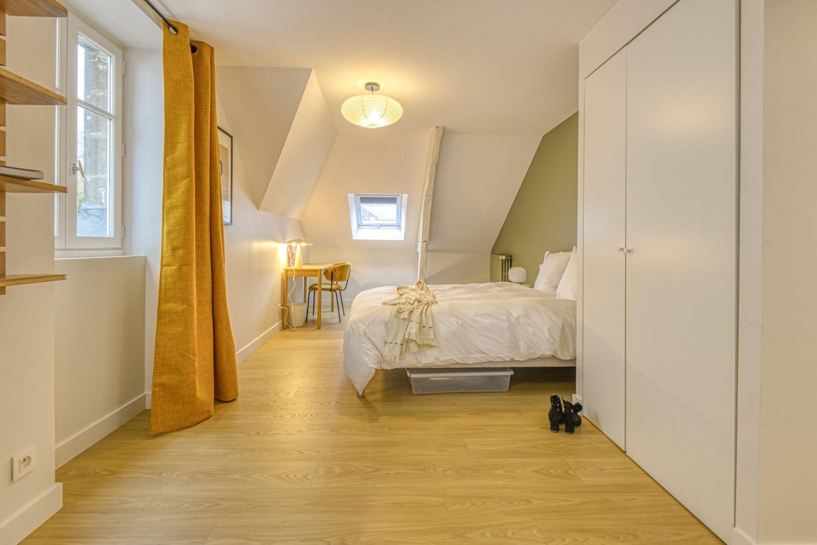 
                                                Colocation
                                                 Chambre meublée avec salle de bain privative