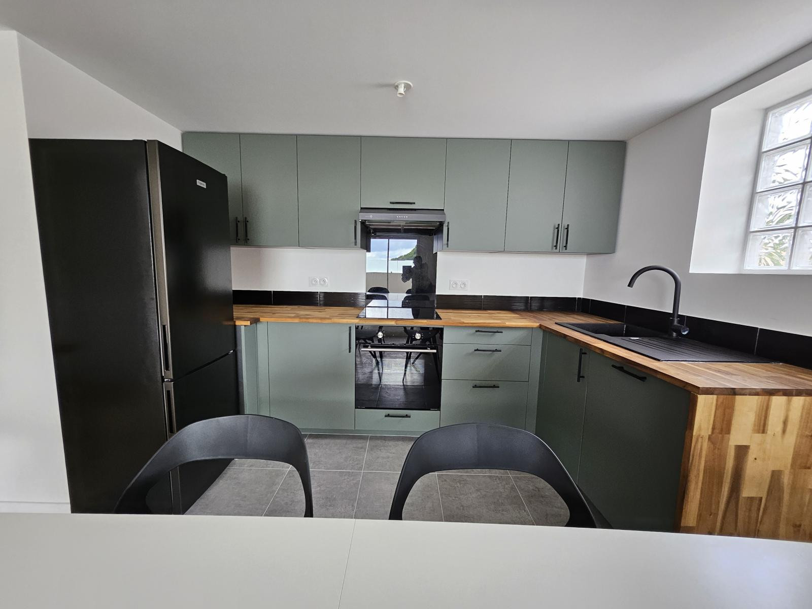 
                                                Colocation
                                                 Chambre meublée avec salle de bain privée