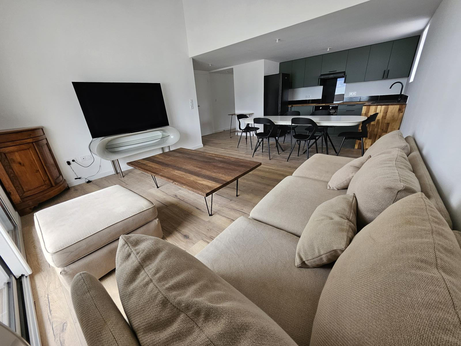 
                                                Colocation
                                                 Chambre meublée avec salle de bain privée