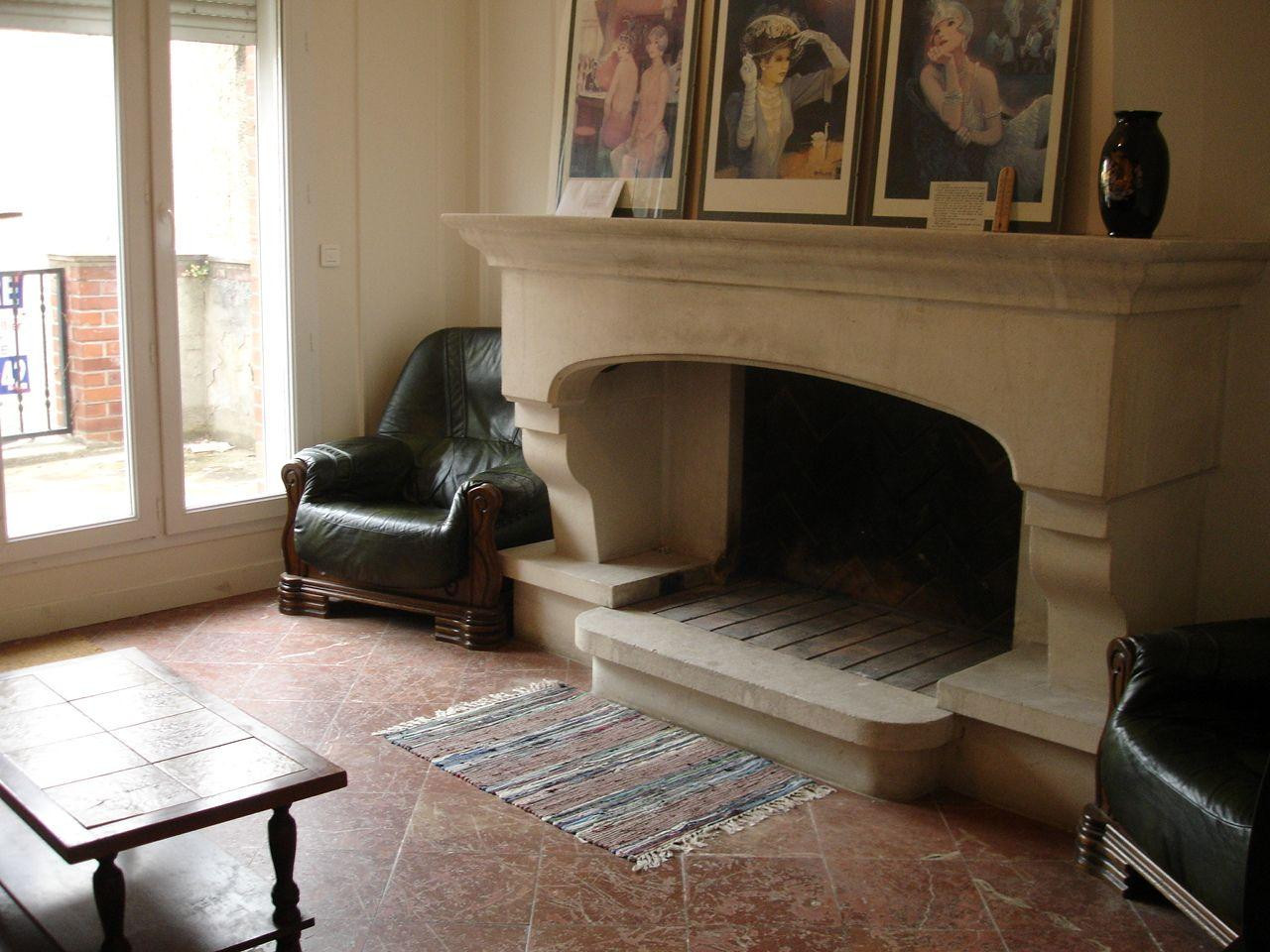 
                                                Location
                                                 CHAMBRE MEUBLÉE AVEC SALLE DE BAINS PRIVATIVE