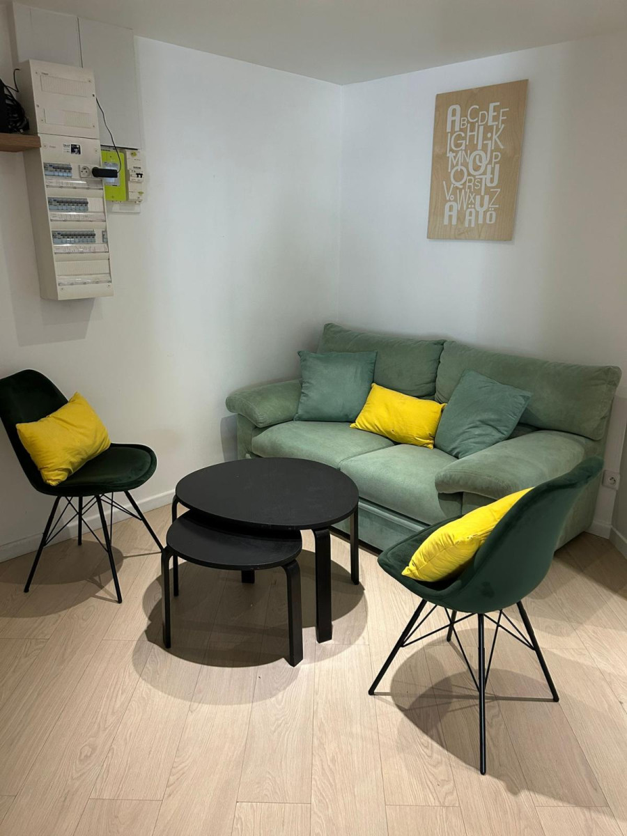 
                                                Colocation
                                                 Chambre meublée avec SDE et WC individuels