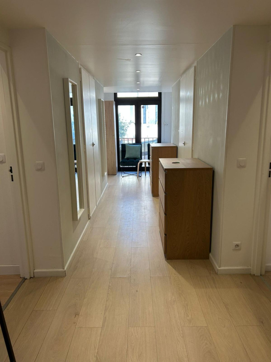 
                                                Colocation
                                                 Chambre meublée avec SDE et WC individuels