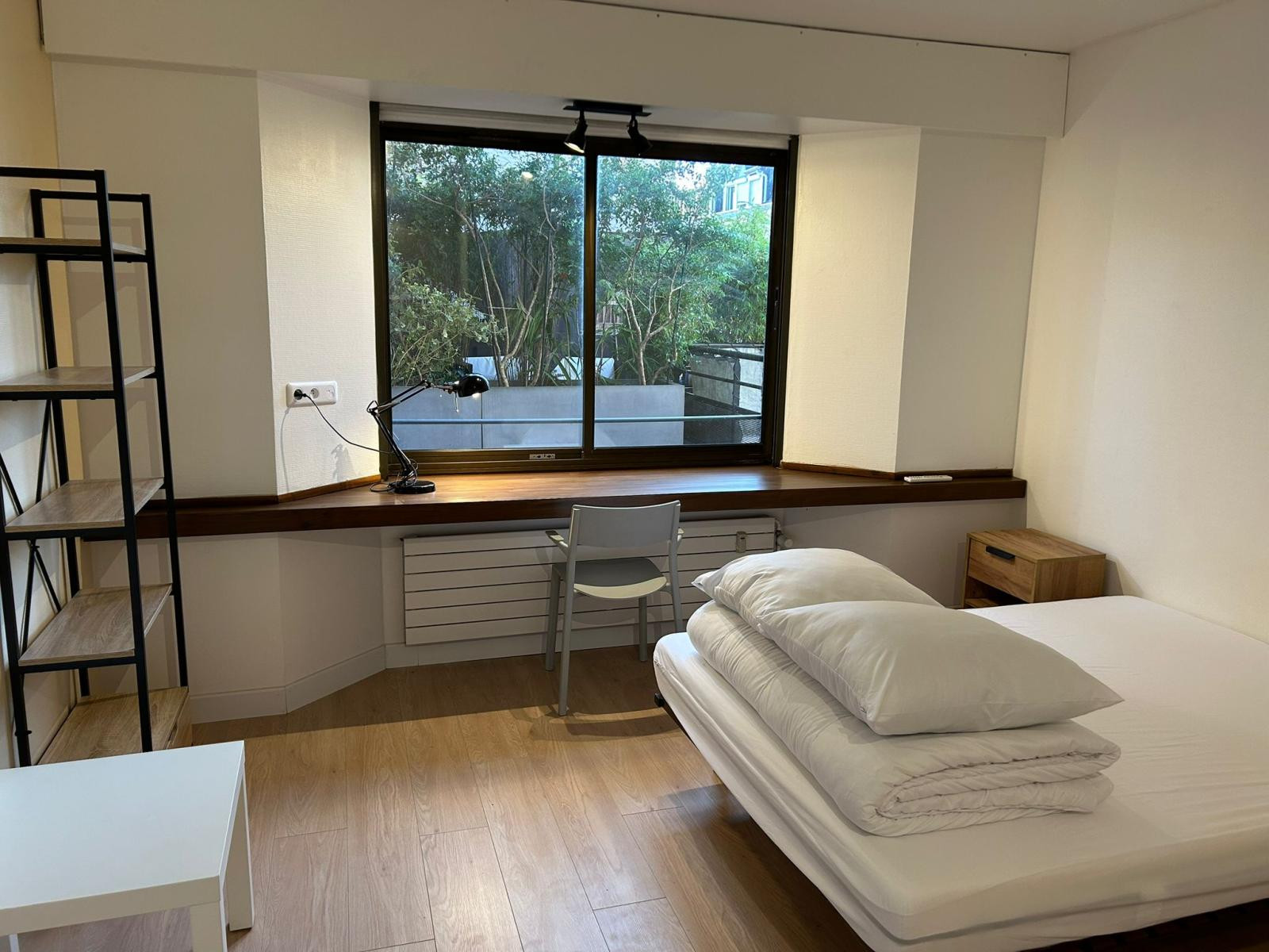 
                                                Colocation
                                                 Chambre meublée avec SDE et WC individuels