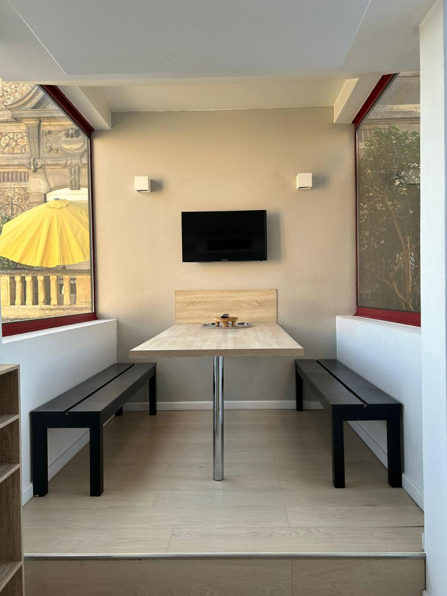 
                                                Colocation
                                                 Chambre meublée avec SDE et WC individuels