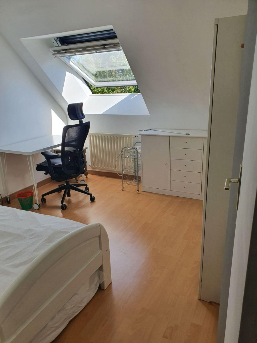 
                                                Colocation
                                                 Chambre meublée chez l habitant