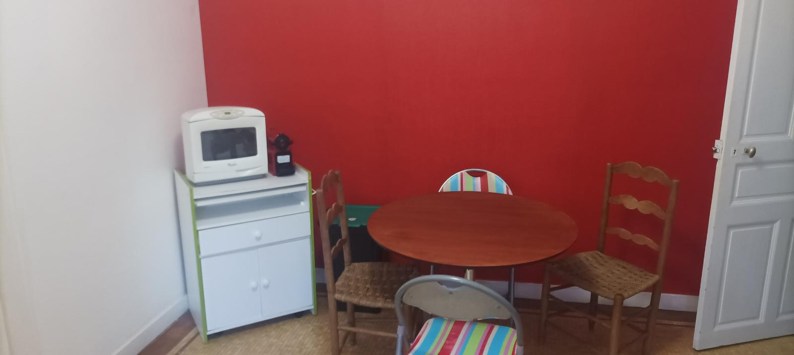 
                                                Colocation
                                                 Chambre meublée chez l'habitant pour étudiant.