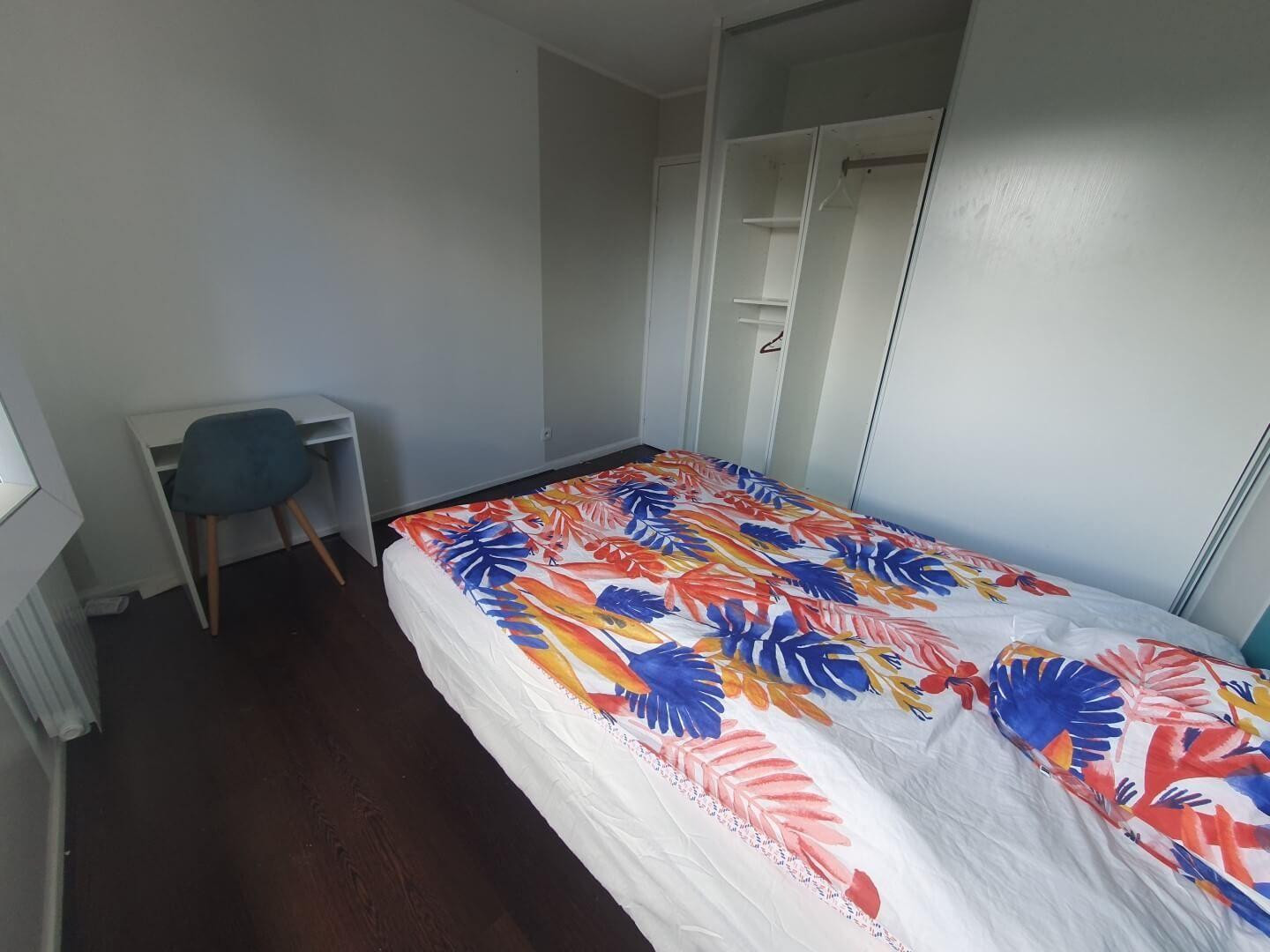 
                                                Colocation
                                                 Chambre meublée dans belle coloc 62m²